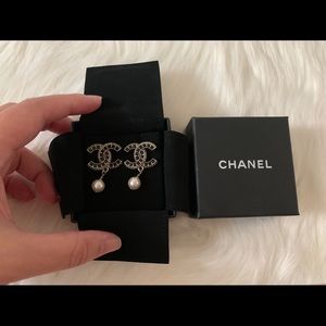 Chanel earrings 100% authentic